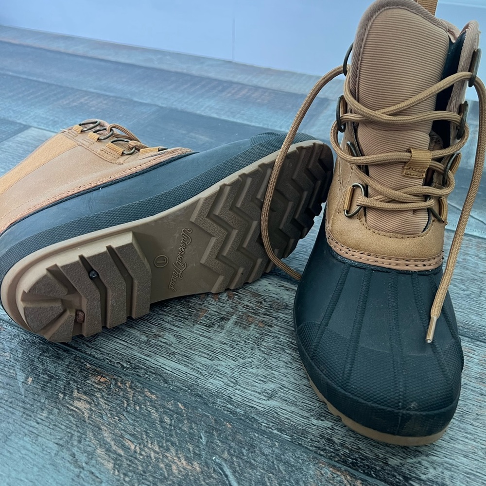 Target Brand Duck Boot Size 7 - image 2